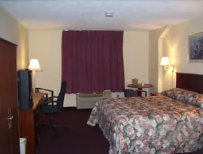 Knights Inn - Wilmington - Image 3