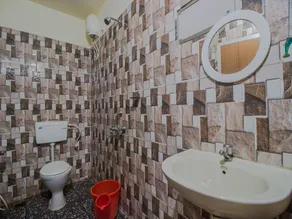 OYO Home 12468 Spacious 3BHK - Image 4