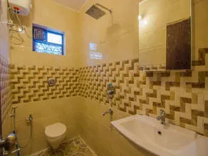 OYO 12998 Home Modern 2BHK Merces - Image 5