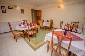 Ivys Inn Guest House - Image 2