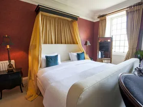 The Salutation - Image 2