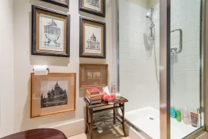 Quintessential Four Bedroom House in the Heart of - Image 2