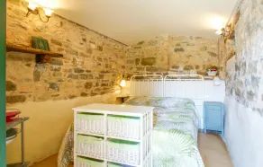 Stunning Apartment in Villagrande di Monteco With 1 Bedrooms - Image 3