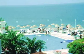 Blue Vista Hill Hotel - Image 4