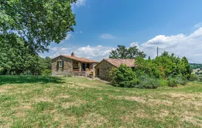 Beautiful Home in Roccalbegna With 5 Bedrooms and Wifi - Image 5