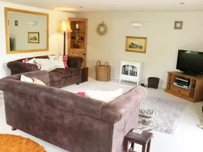Holly Cottage - Image 2