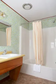 Town & Country Motor Inn - Image 4
