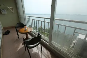 Marine Hotel - Image 2