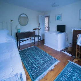 S Howard Bed And Breakfast - Image 2