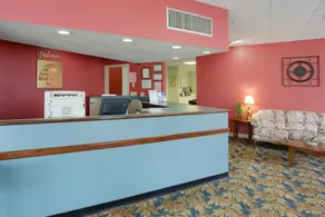 Americas Best Value Inn Shelbyville - Image 2