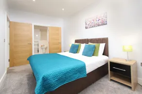 Ringside Apartments - Image 3
