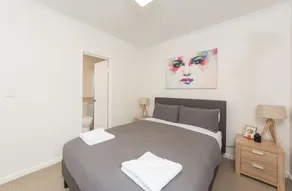 Eliza Park Suites 21 - Image 4