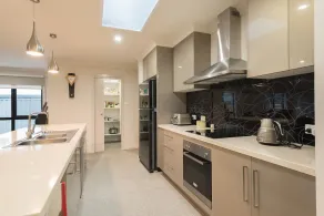 Euphoria House - Image 2