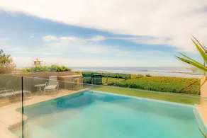 Absolute Beachfront Holiday House - Image 4