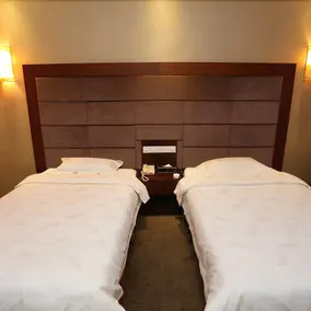 Longjinjia Hotel - Image 2