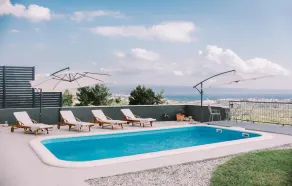 Stunning Home in Mravince With Outdoor Swimming Pool, Private Swimming Pool and 5 Bedrooms - Image 3