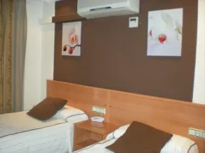 Hotel Sanz - Image 5