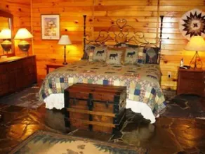 The Lodge at Hideaway Hollow- Copperhill TN - Image 2