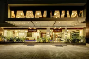 Hotel Luxura - Image 5