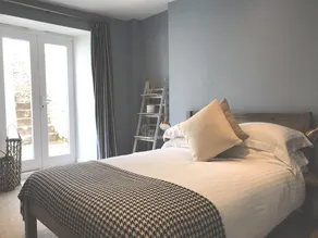 Sovereign House - Close to harbour with parking - Image 3