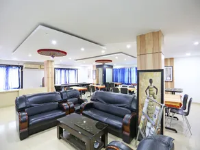 OYO 2794 Hotel Plaza Inn - Image 4
