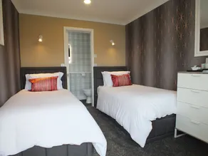 The Crown Hotel - Image 5