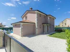 Luxuriously equipped villa with private pool offers you an excellent vacation - Image 2