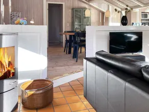 Charming Holiday Home in Henne With Whirlpool - Image 2