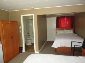 Sorrento Inn - Image 3