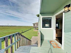 3br W/ Ocean-view Deck - Near Beach 3 Bedroom Home - Image 4