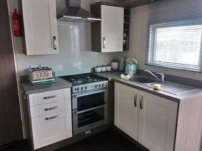 Quaint Holiday Home in Hastings With Patio - Image 3