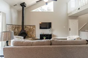 Eagles Nest 2 Bedroom Townhouse by Redawning - Image 2