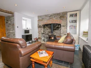 Hallgarden Farmhouse - Image 2