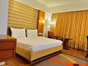 Avalon Hotel by OYO Rooms - Image 3