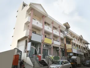 Hotel Ravi Kiran Executive by Oyo Rooms - Image 3