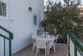 Apartment With 2 Bedrooms in Slatine, With Enclosed Garden and Wifi - - Image 4