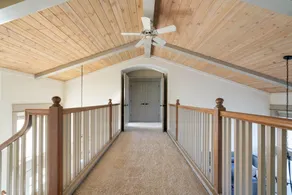 Fiano by Avantstay Centrally Located Haven w/ Stunning Courtyard & Pool Table - Image 3