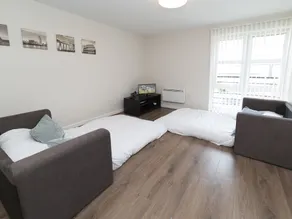 Royal Kingston Apartment - Image 3