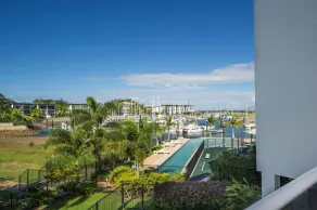 Waterfront 'Beachside' Apartment - Ocean View, Central location, Pool, Wifi, King bed, Deluxe Spa Ensuite - Image 3