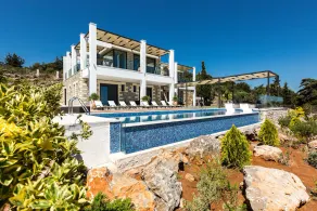 Villa Blue Skyline - Image 5