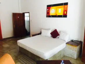 Hotel Sleek - Image 3