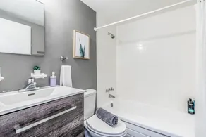 Bright Cozy 1BR Apt w Netflix - Near Downtown - Image 4