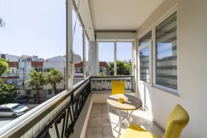 Central Flat Near Shore in Muratpasa With Terrace - Image 4