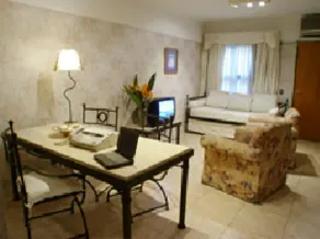 Reina Victoria Suites & Towers - Image 2