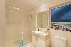 Sorrento Beach Manor - Image 2