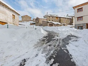 Delightful Apartment in Gudar With Fireplace - Image 2