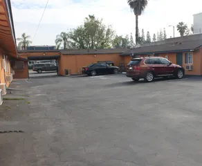 Showtime Motel - Image 5