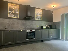 The Headingley House Leeds - Hot Tub - Sleeps Up To 12 - EV Charging - Image 3