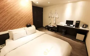 EZ hotel - Image 4