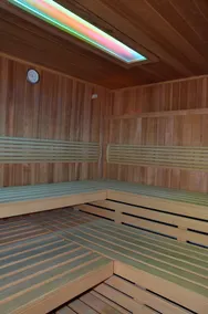 Family room, shower or bath, toilet - Image 5